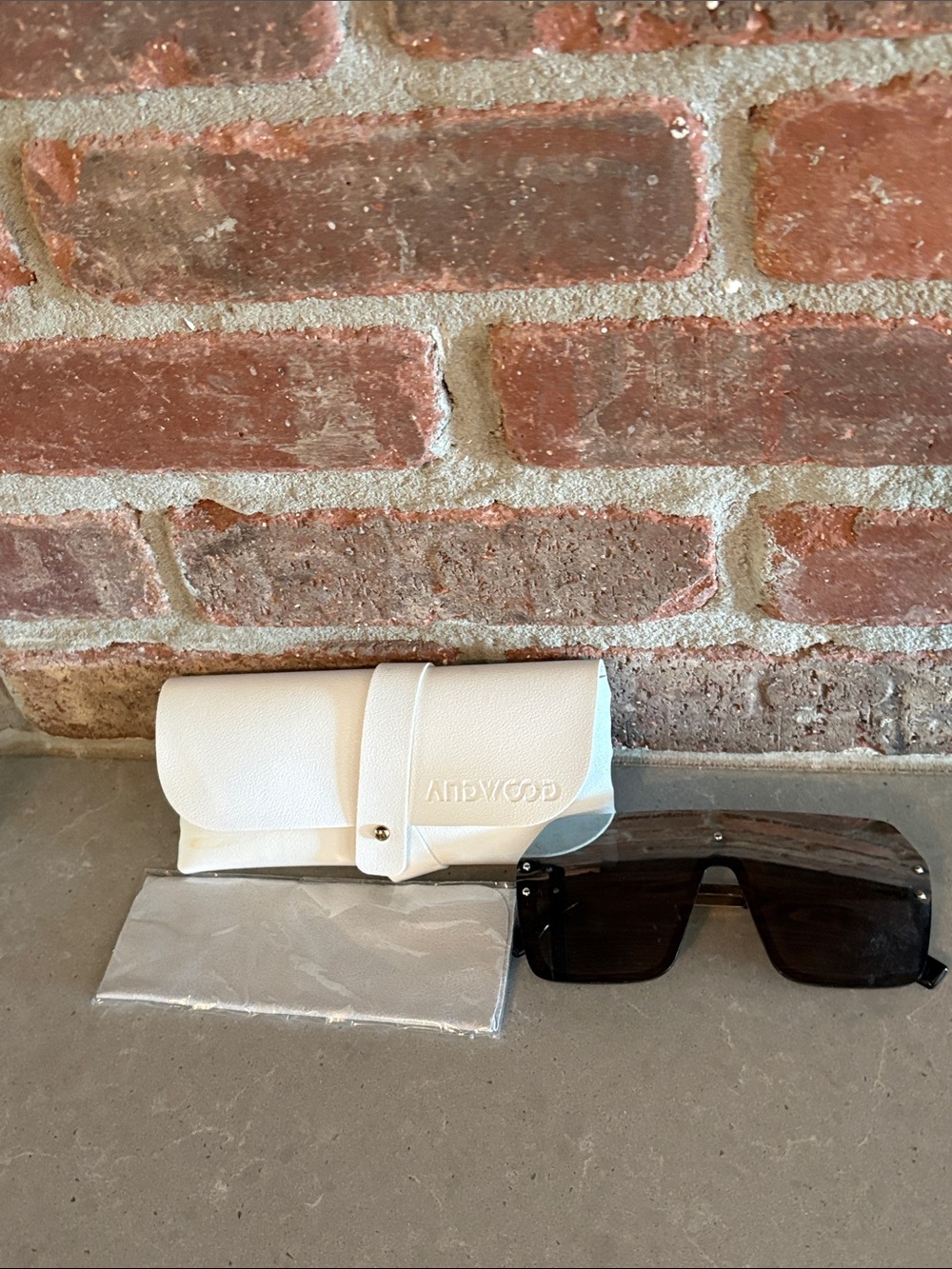 Black Mirrored Rectangular Shield Sunglasses with White Case - Andwood